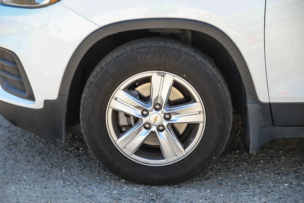 Thumbnail: 2020 Chevrolet Trax - 9