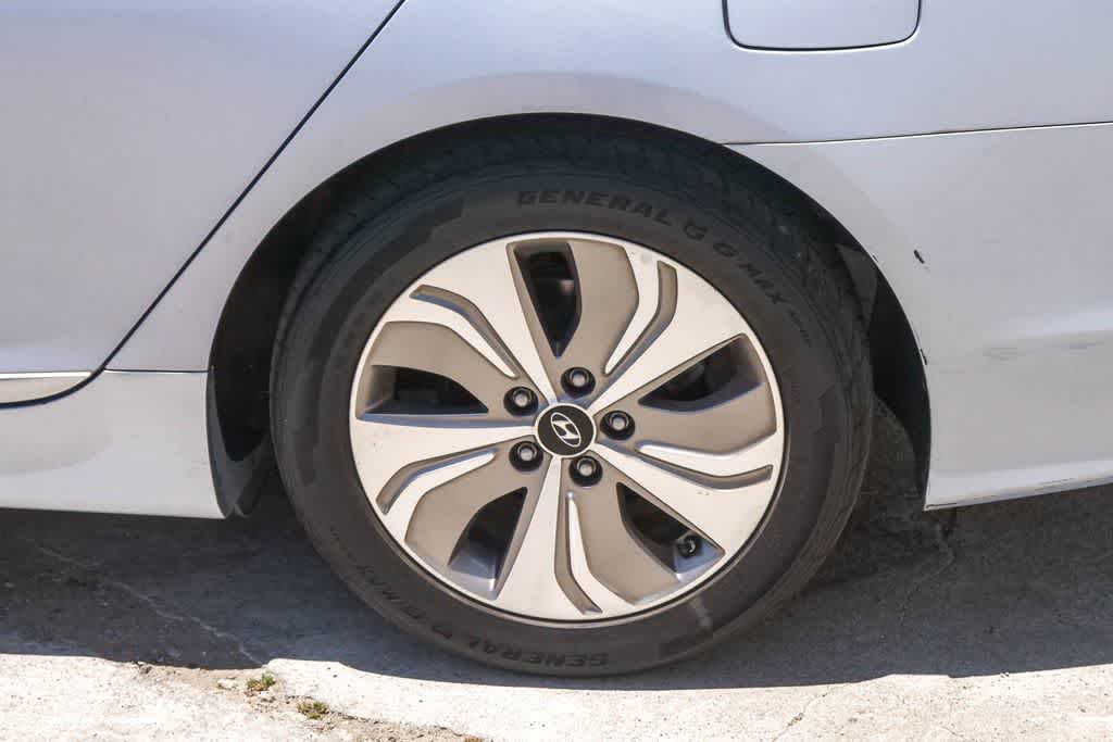 Thumbnail: 2013 Hyundai Sonata - 6