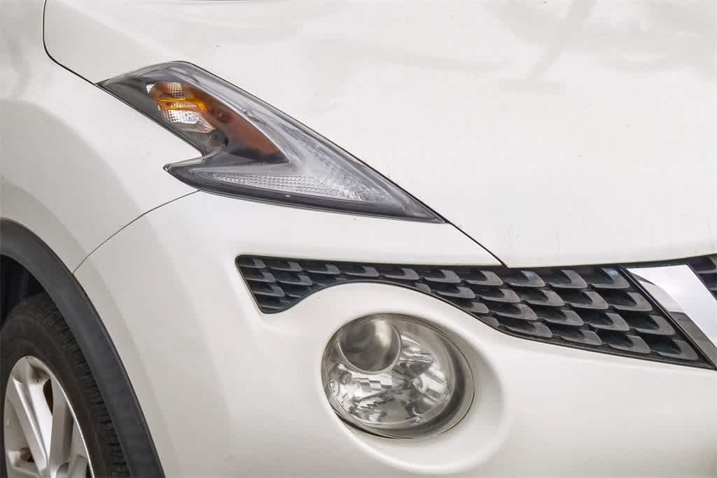 2016 Nissan Juke SV photo 3