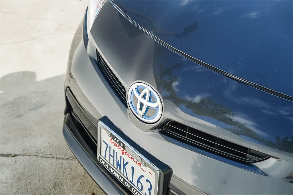 Thumbnail: 2015 Toyota Prius - 9