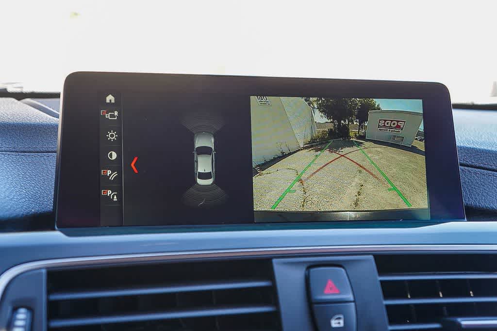 Thumbnail: 2018 BMW 3 Series - 27