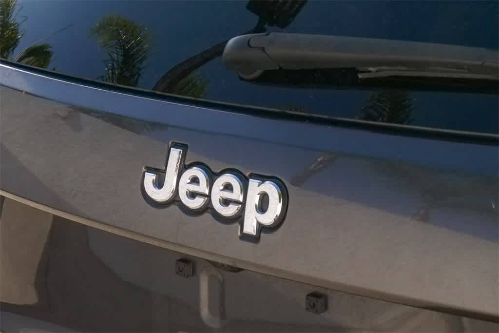 Thumbnail: 2020 Jeep Grand Cherokee - 11