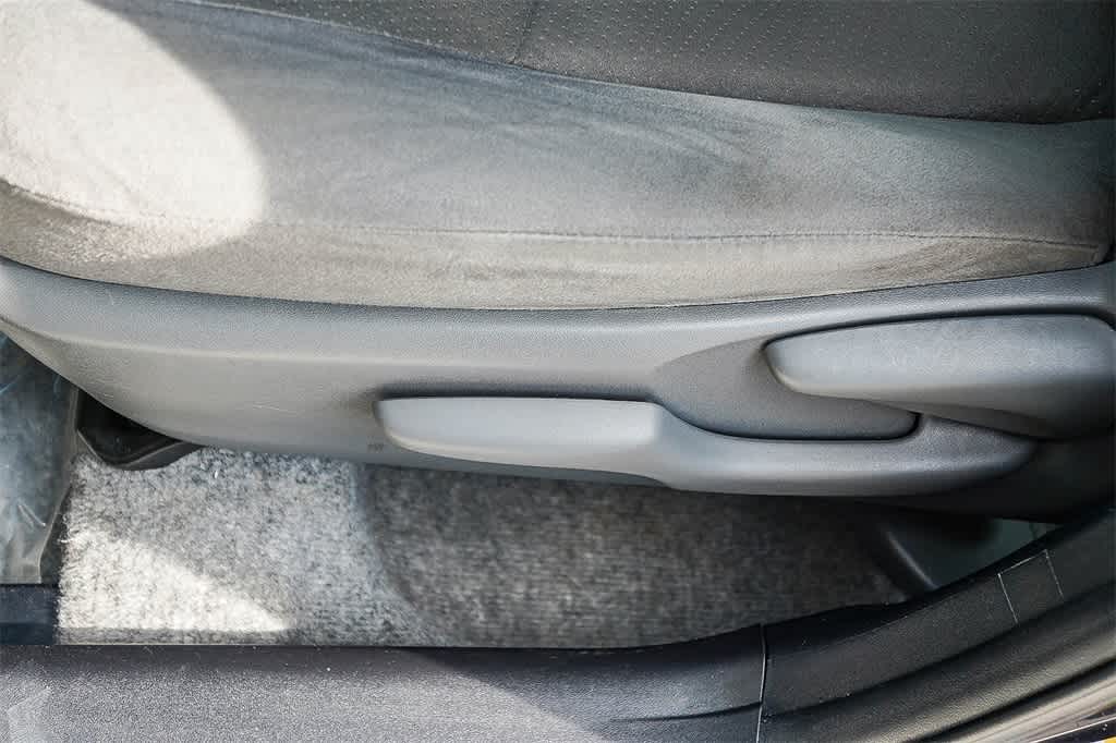 Thumbnail: 2015 Toyota Prius - 23