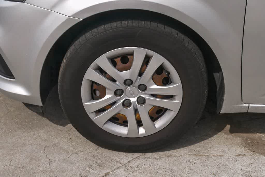 Thumbnail: 2020 Chevrolet Sonic - 5