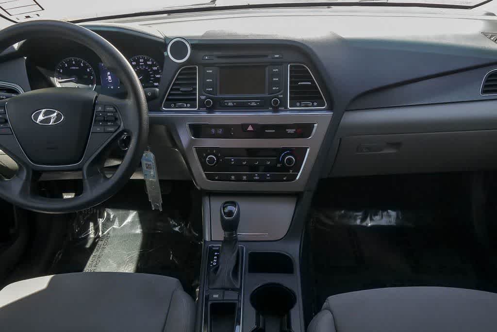 Thumbnail: 2015 Hyundai Sonata - 10