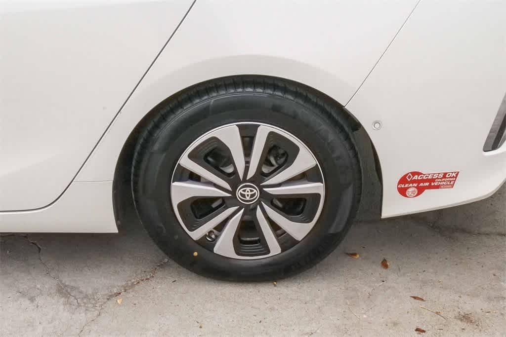 Thumbnail: 2017 Toyota Prius Prime - 6