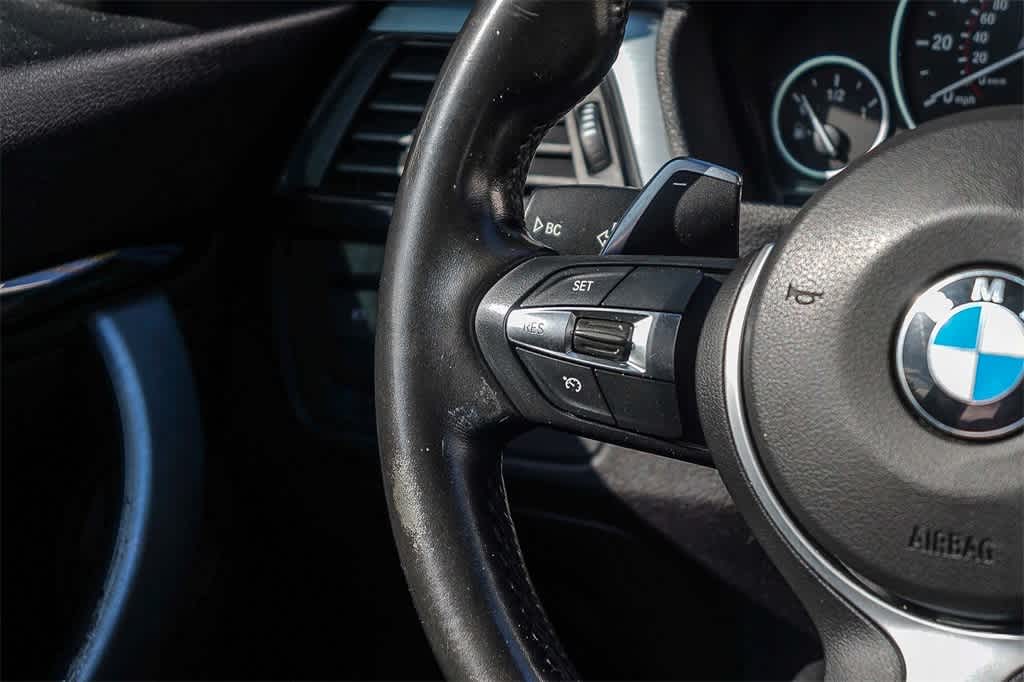 Thumbnail: 2016 BMW 3 Series - 16