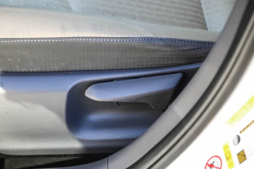 Thumbnail: 2016 Toyota Prius - 16