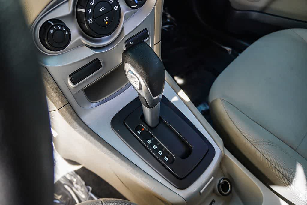 Thumbnail: 2017 Ford Fiesta - 18