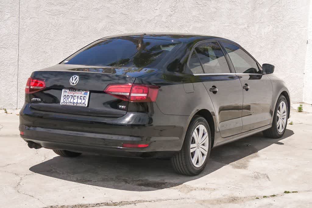 Thumbnail: 2017 Volkswagen Jetta - 9