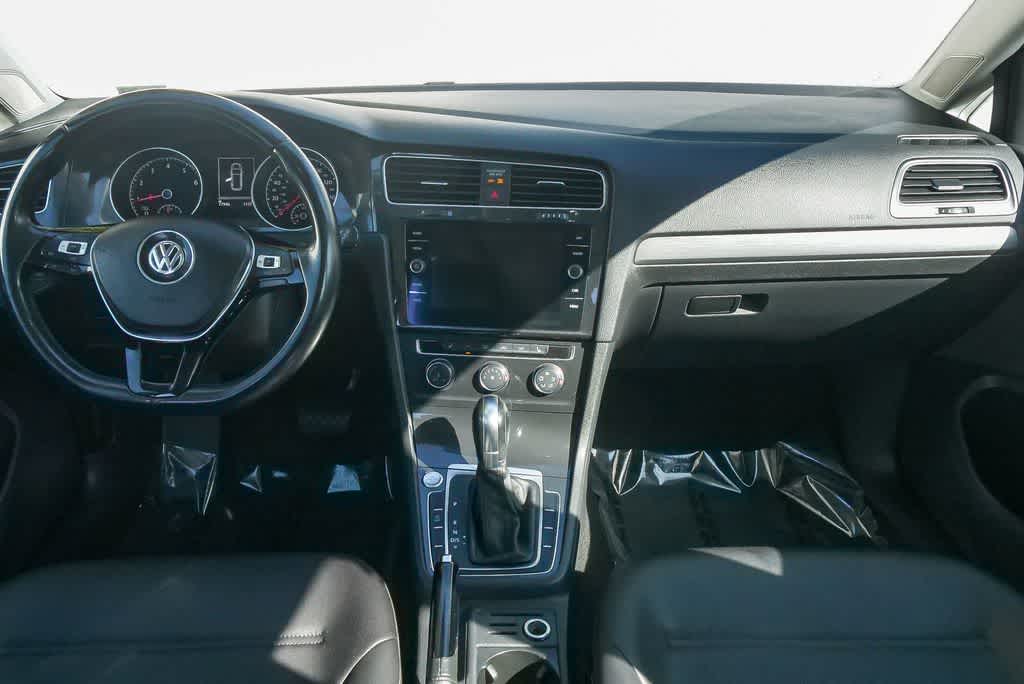 Thumbnail: 2019 Volkswagen e-Golf - 11