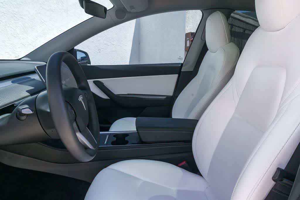 Thumbnail: 2022 Tesla Model Y - 16