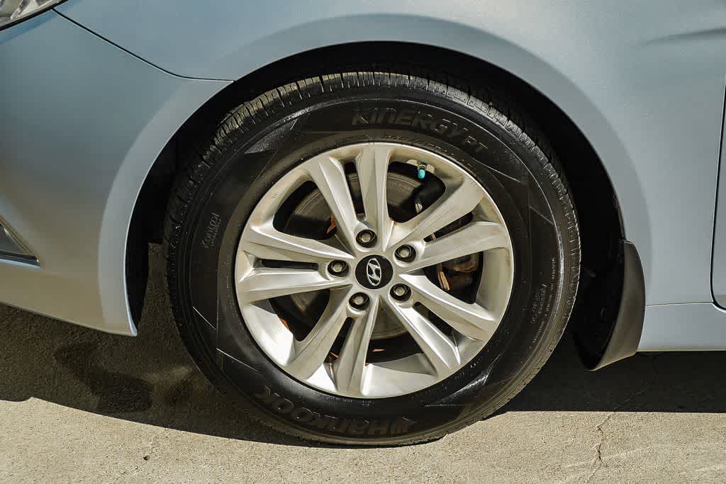 Thumbnail: 2013 Hyundai Sonata - 10