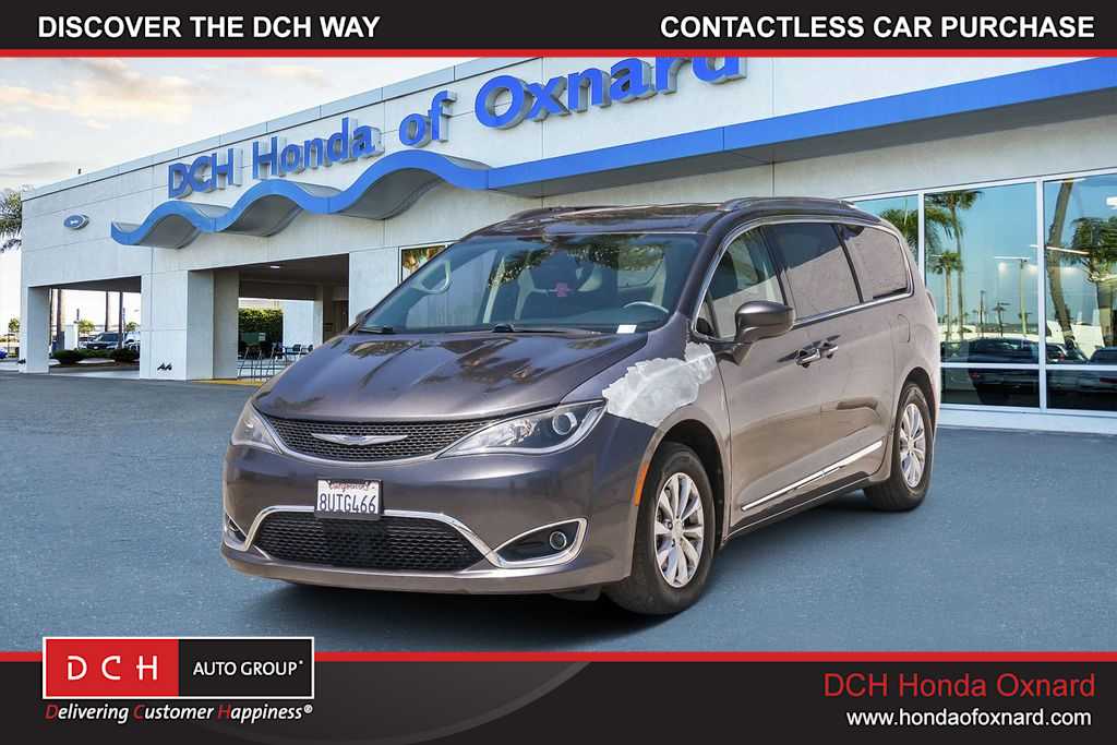 2019 Chrysler Pacifica Touring L -
                  Oxnard, CA