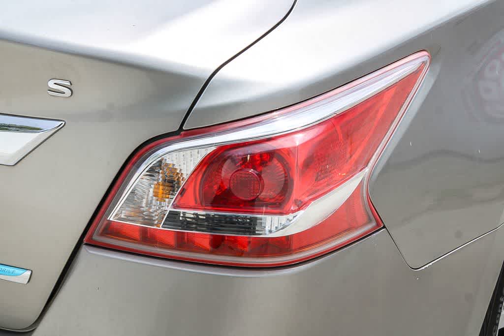 Thumbnail: 2013 Nissan Altima - 10