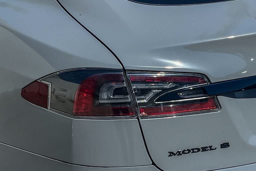 Thumbnail: 2013 Tesla Model S - 10