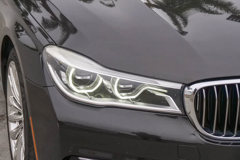 Thumbnail: 2017 BMW 7 Series - 4