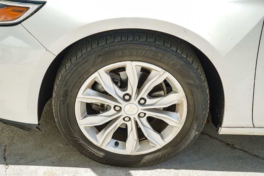 Thumbnail: 2020 Chevrolet Malibu - 10