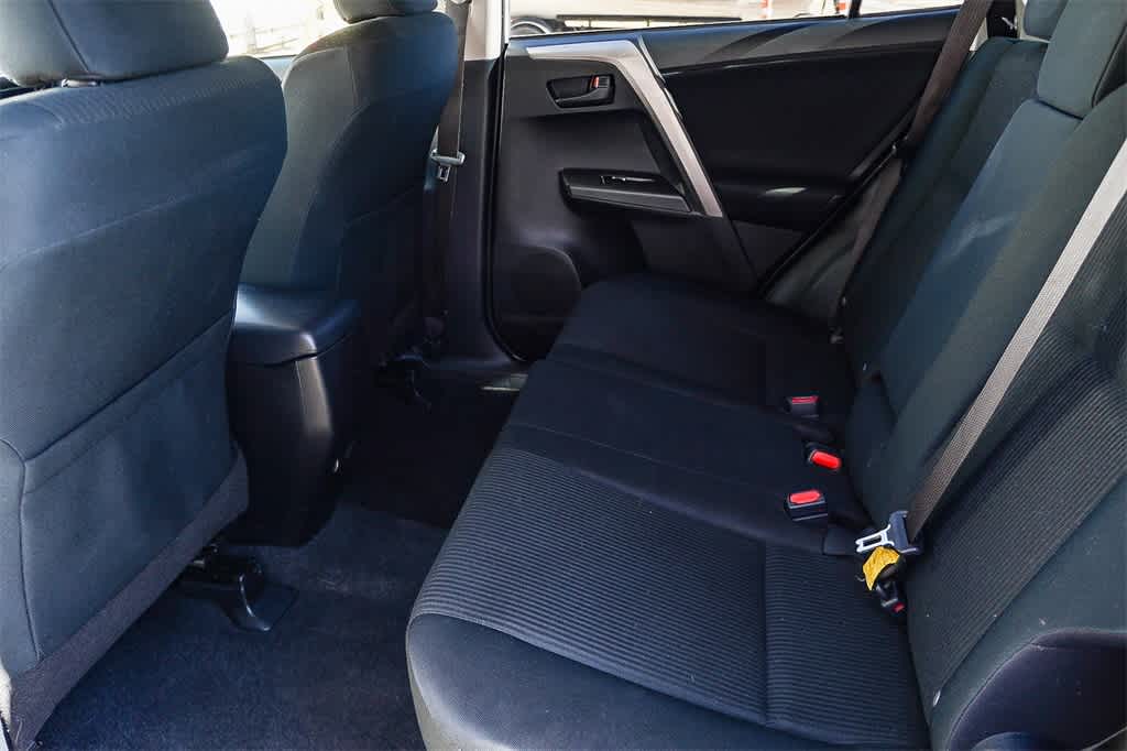 Thumbnail: 2018 Toyota RAV4 - 20