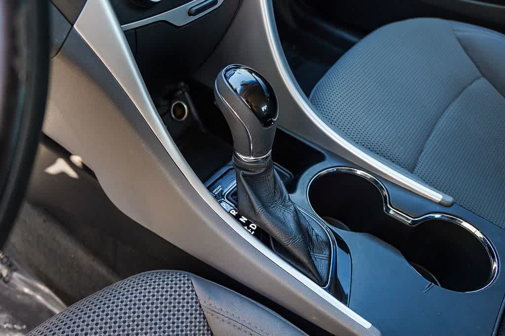 Thumbnail: 2013 Hyundai Sonata - 21