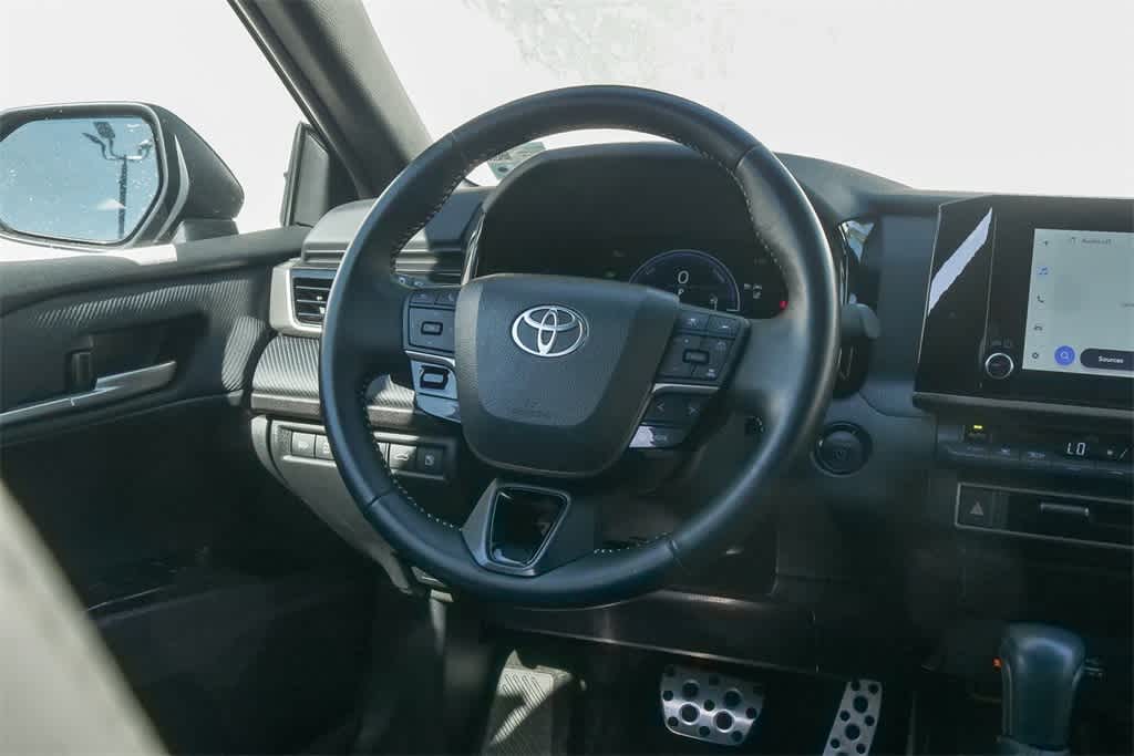 Thumbnail: 2025 Toyota Camry - 11