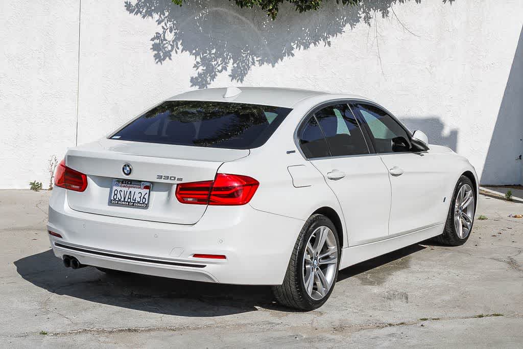 Thumbnail: 2017 BMW 3 Series - 7