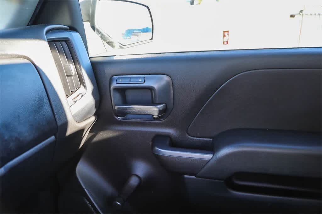 Thumbnail: 2015 Chevrolet Silverado 2500 - 21