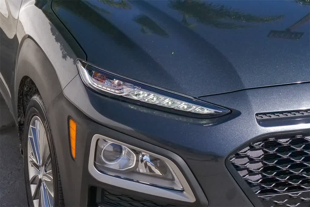 2020 Hyundai Kona SEL Plus photo 3