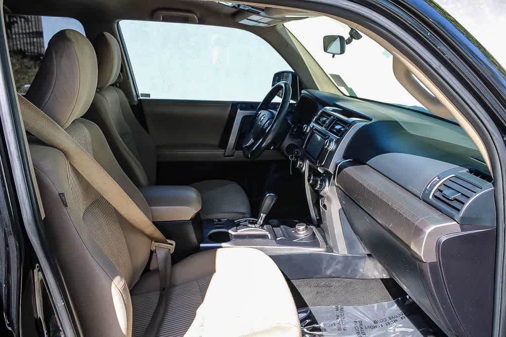 Thumbnail: 2017 Toyota 4Runner - 15