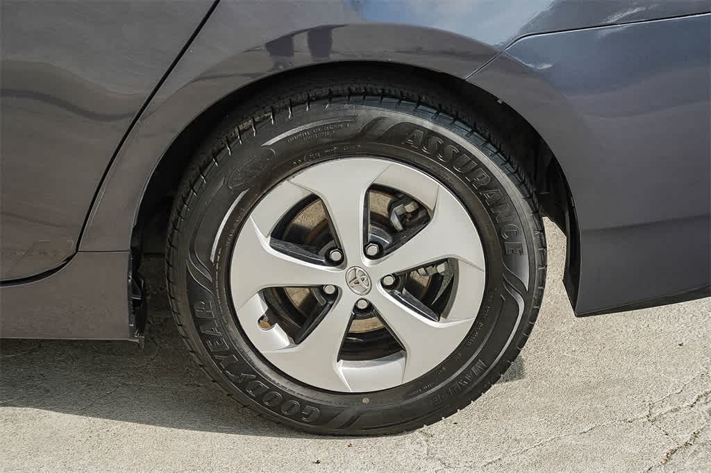 Thumbnail: 2015 Toyota Prius - 11