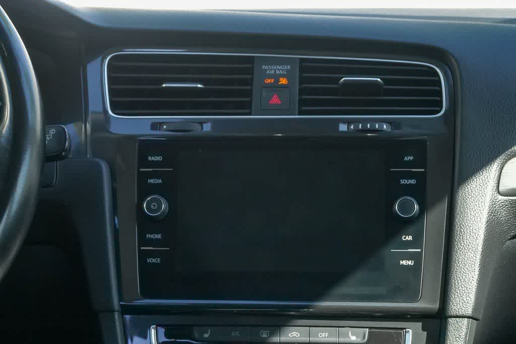 Thumbnail: 2019 Volkswagen e-Golf - 13