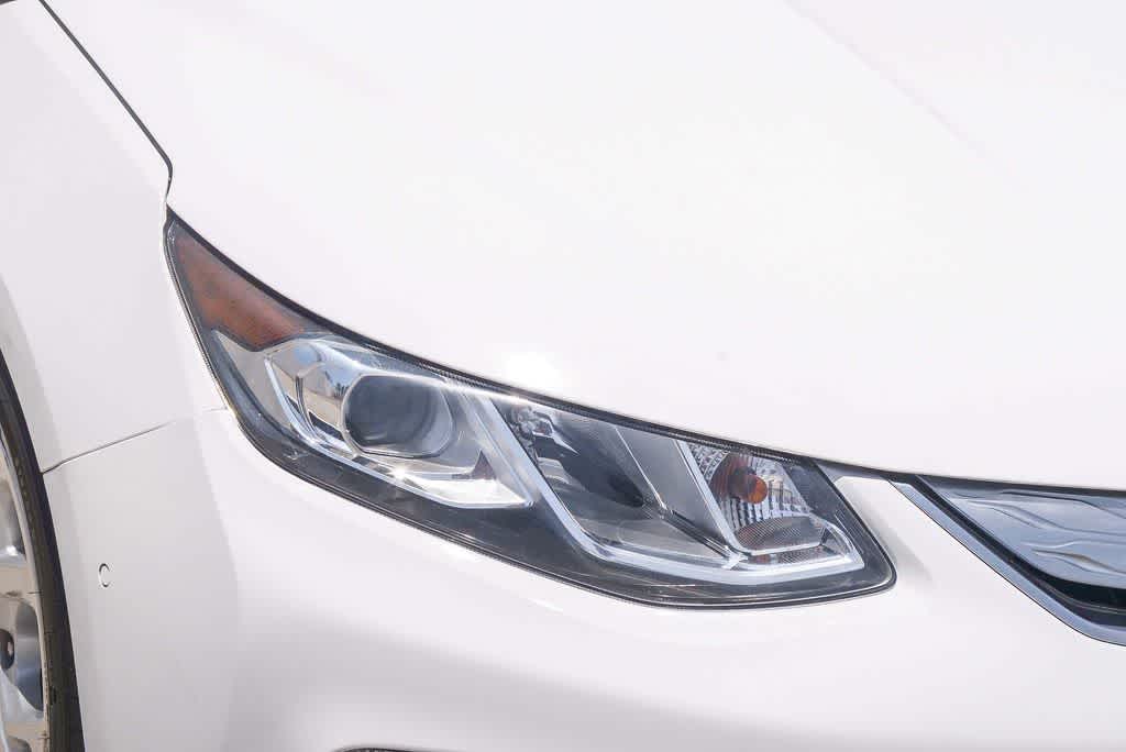 Thumbnail: 2016 Chevrolet Volt - 4