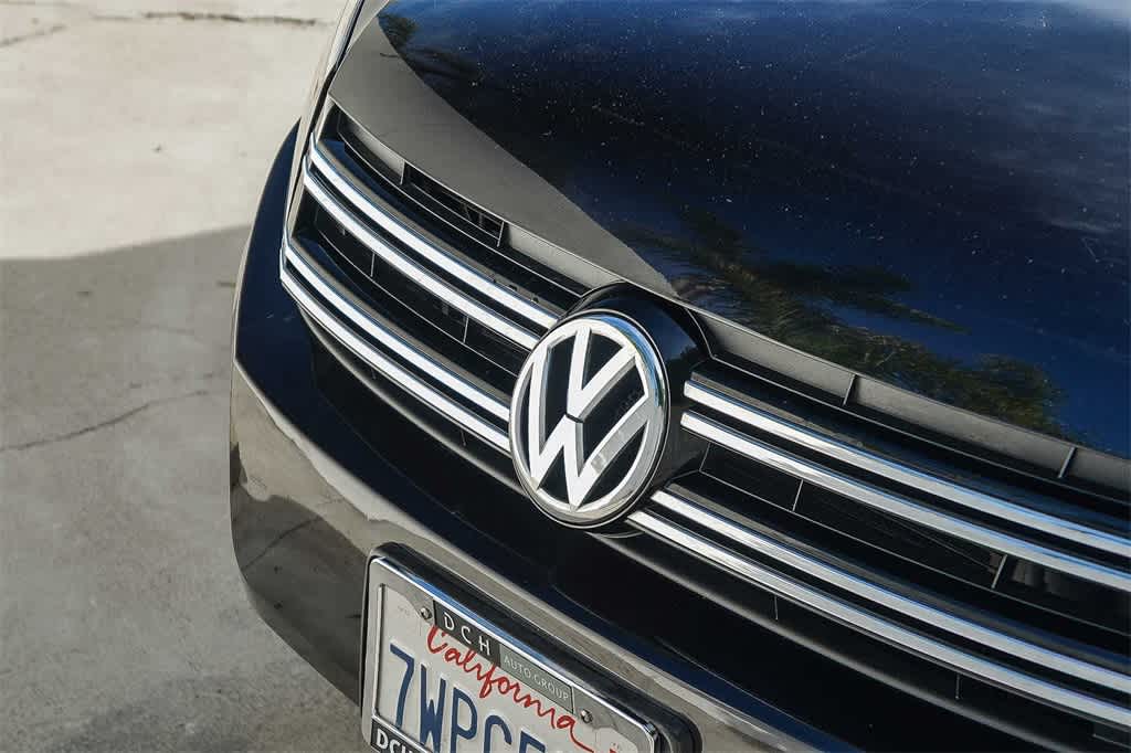 Thumbnail: 2017 Volkswagen Tiguan - 9