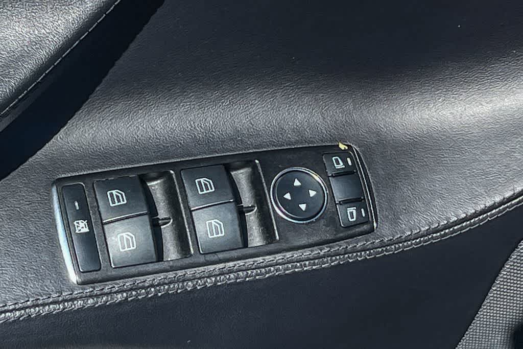 Thumbnail: 2013 Tesla Model S - 17