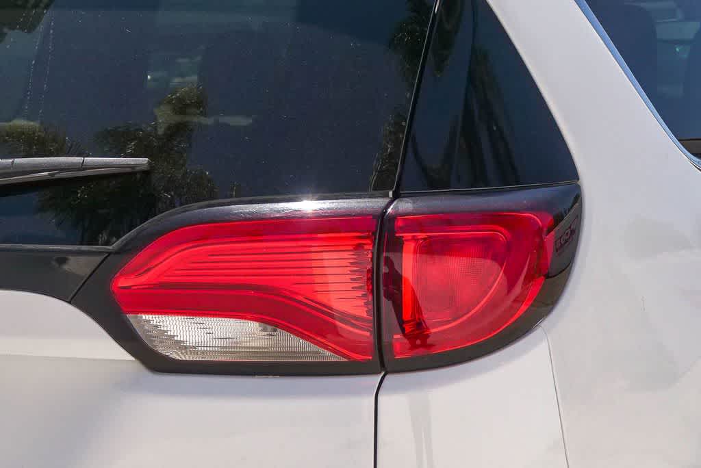 Thumbnail: 2020 Chrysler Pacifica - 10