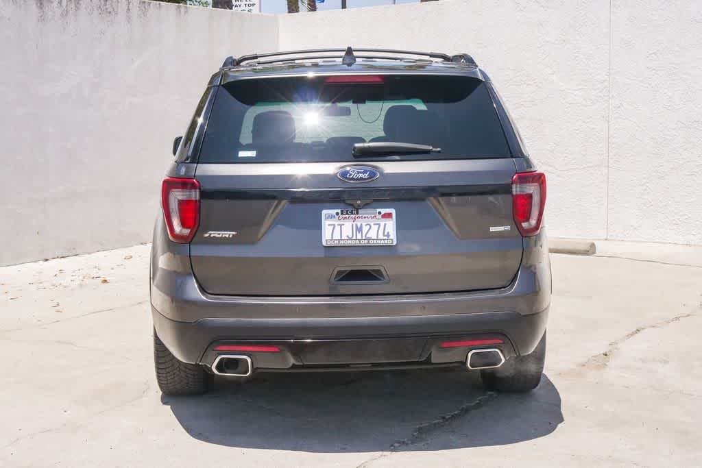 Thumbnail: 2016 Ford Explorer - 7