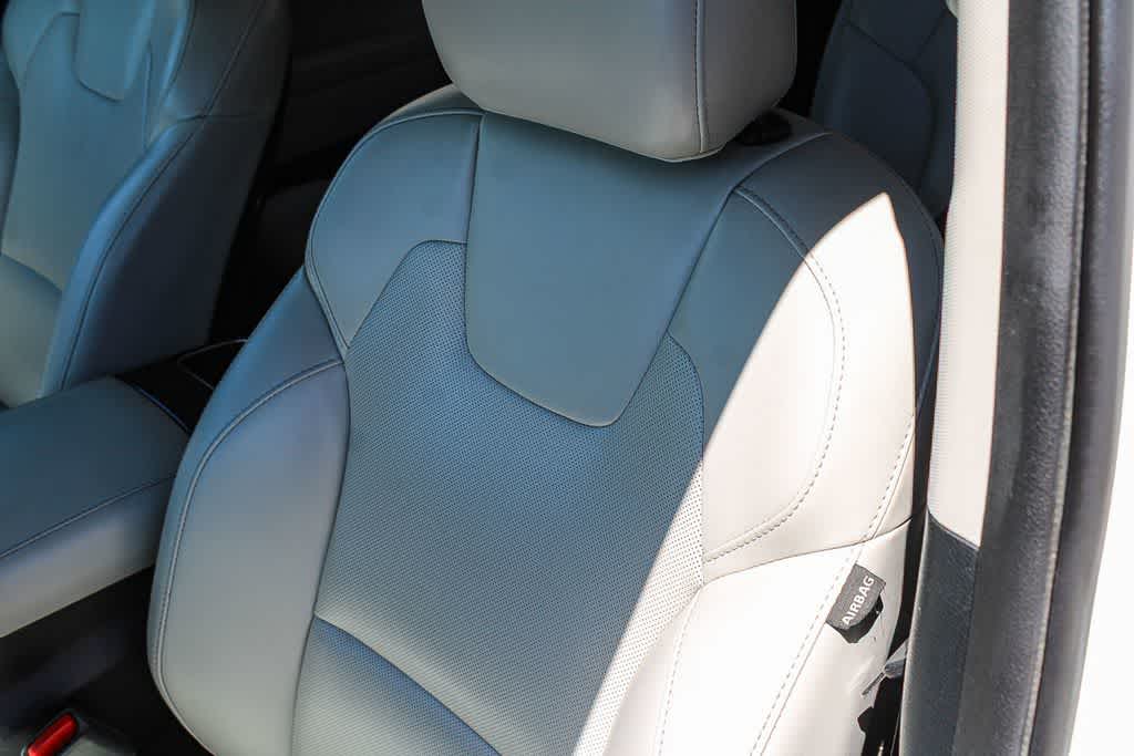 Thumbnail: 2020 Kia Telluride - 12