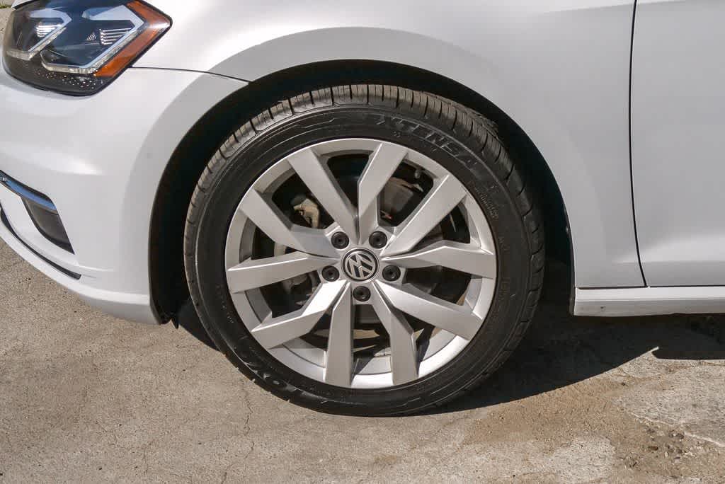 Thumbnail: 2019 Volkswagen e-Golf - 5