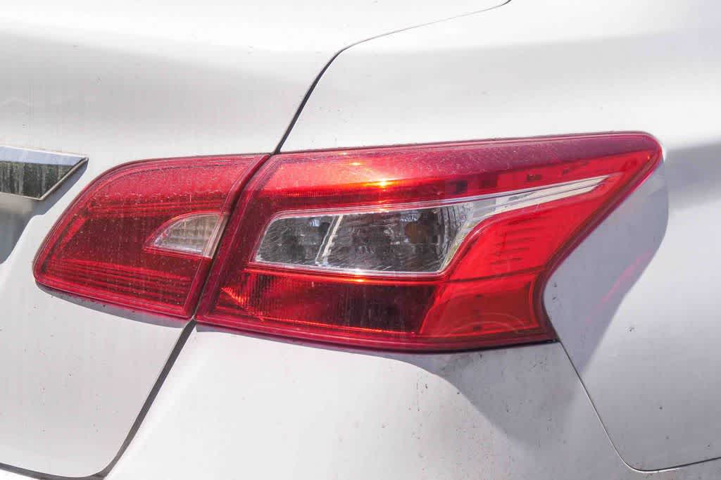 Thumbnail: 2019 Nissan Sentra - 10