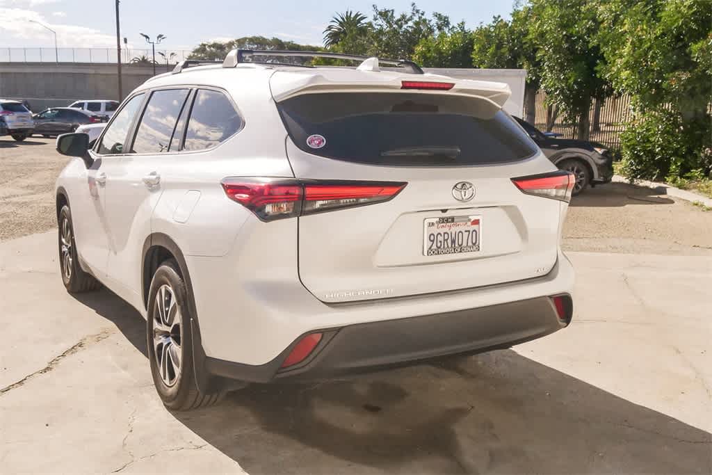 Thumbnail: 2023 Toyota Highlander - 7