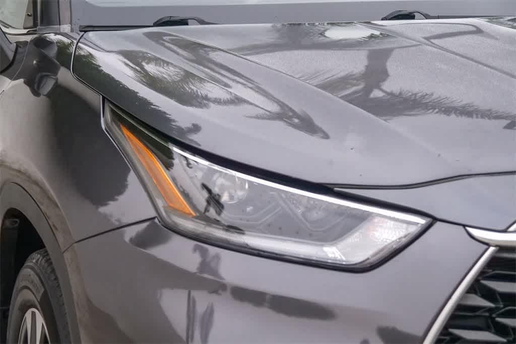 Used 2021 Toyota Highlander Hybrid XLE SUV