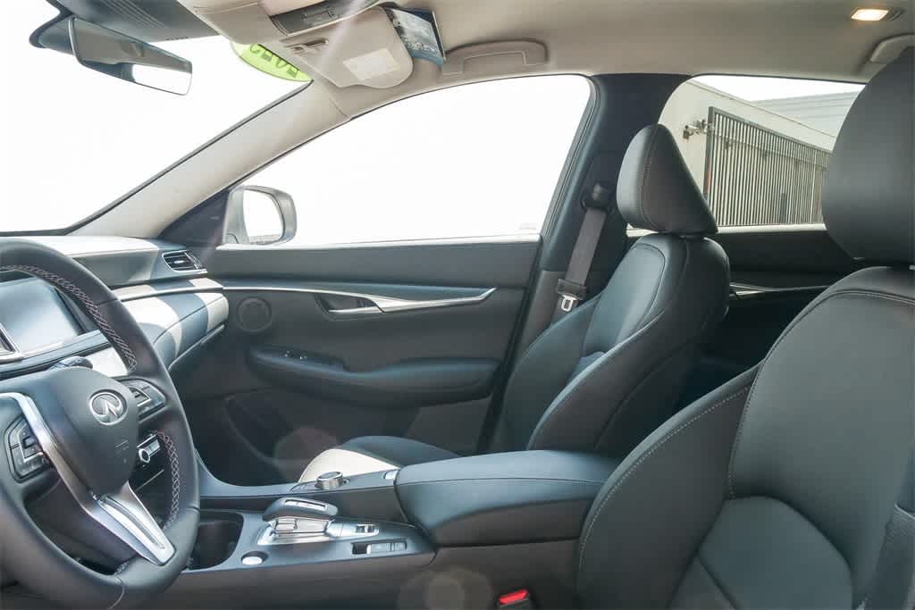 Thumbnail: 2025 INFINITI QX50 - 17