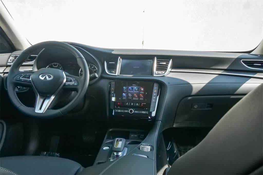 Thumbnail: 2025 INFINITI QX50 - 12