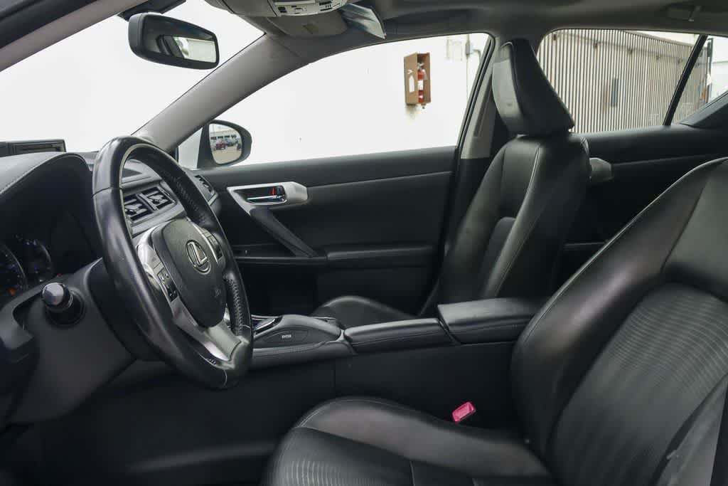 Thumbnail: 2013 Lexus CT - 17