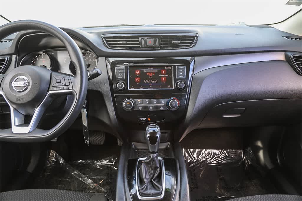 Thumbnail: 2021 Nissan Rogue Sport - 12