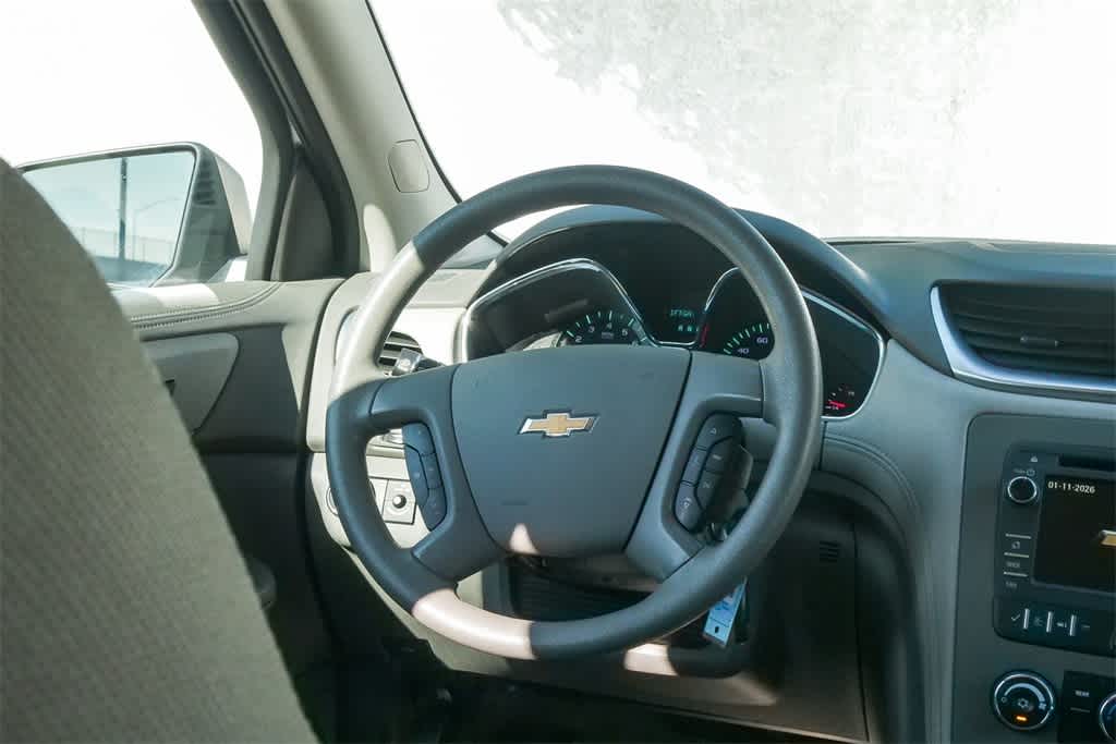 Thumbnail: 2017 Chevrolet Traverse - 14