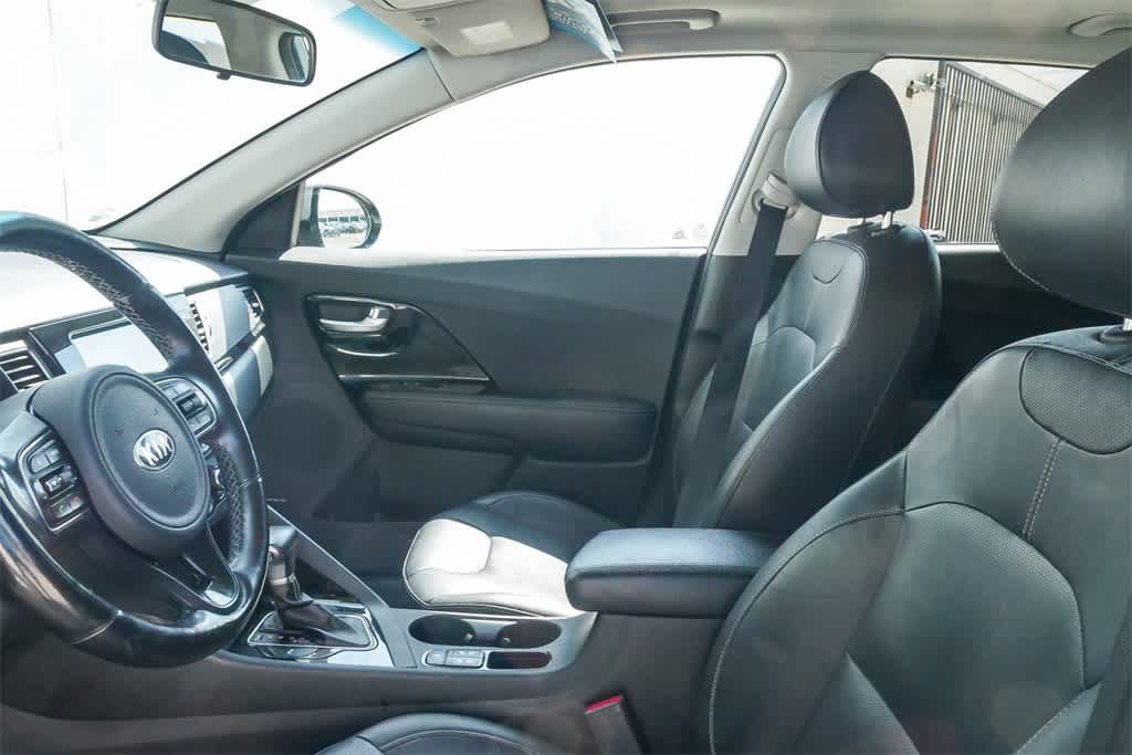 Thumbnail: 2017 Kia Niro - 17