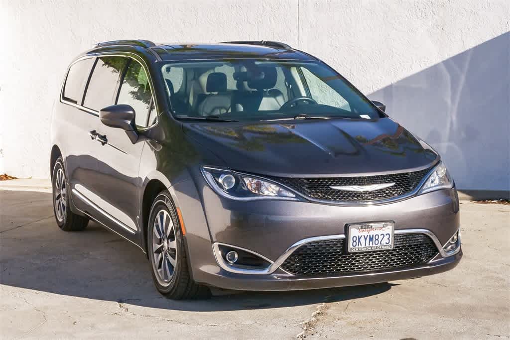 Thumbnail: 2019 Chrysler Pacifica - 3