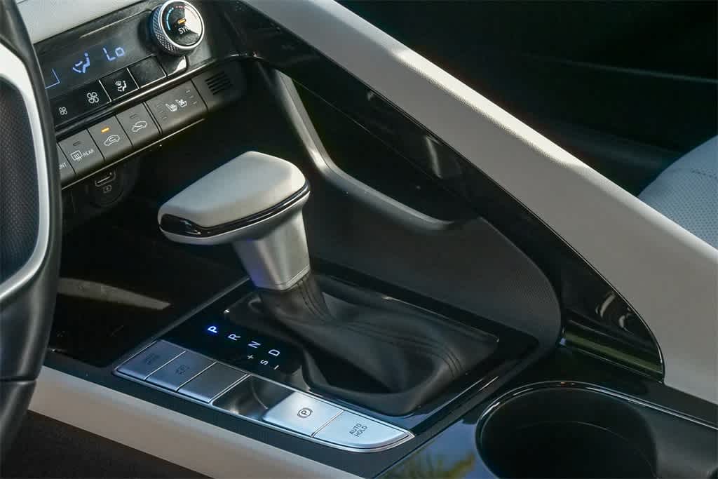 Thumbnail: 2023 Hyundai Elantra - 19