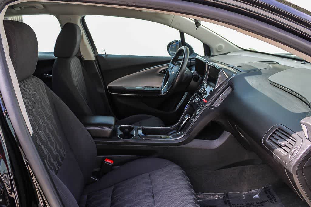 Thumbnail: 2015 Chevrolet Volt - 17